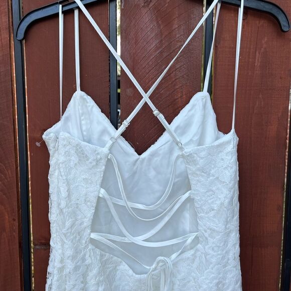 Revolve x Likely Sardo Lace Gown size 6 NEW - Picture 7 of 11
